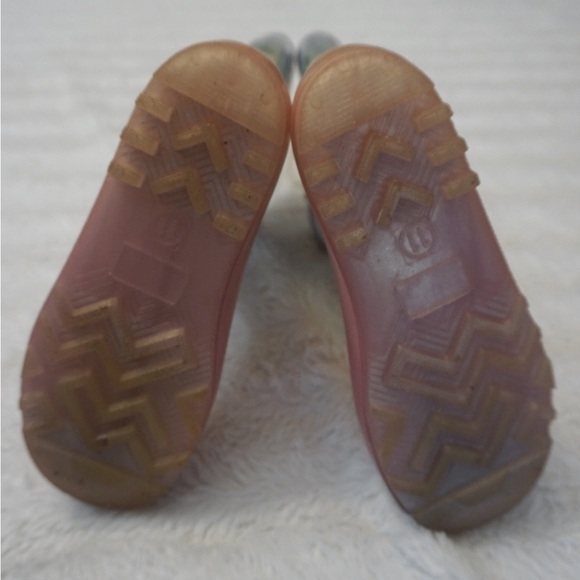 Cat & Jack Cece Rainbow Rain Boots - Multicolor
Size 11
Some - Picture 6 of 7